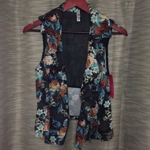 Xhilaration▪️Flower Vest